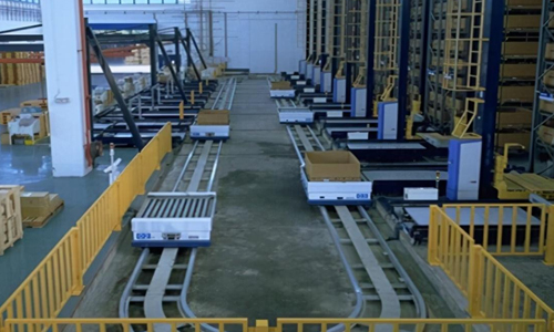 Warehouse pallet tracking