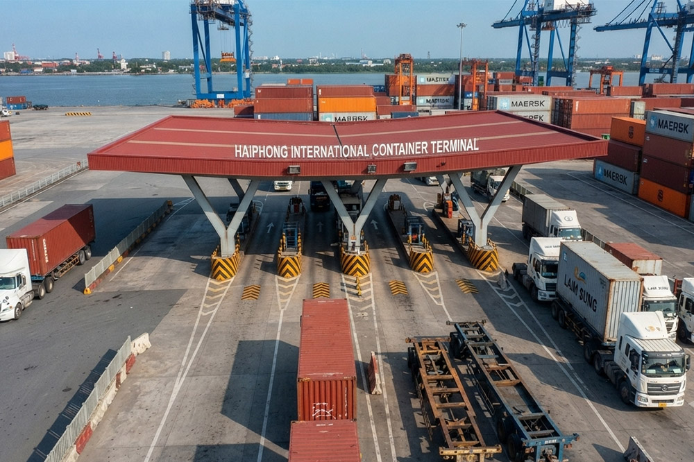 Long Range RFID Scanner for Container Yards: Cu... Long Range RFID Scanner for Container Yards: Cu...